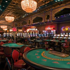 Ilustrasi sikap bertanggung jawab saat menikmati sports betting untuk hiburan yang sehat